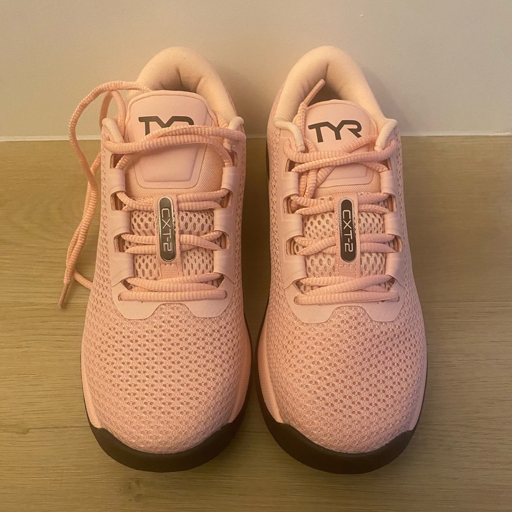 TYR cxt-2 trainers. Women’s Light Pink Sneakers